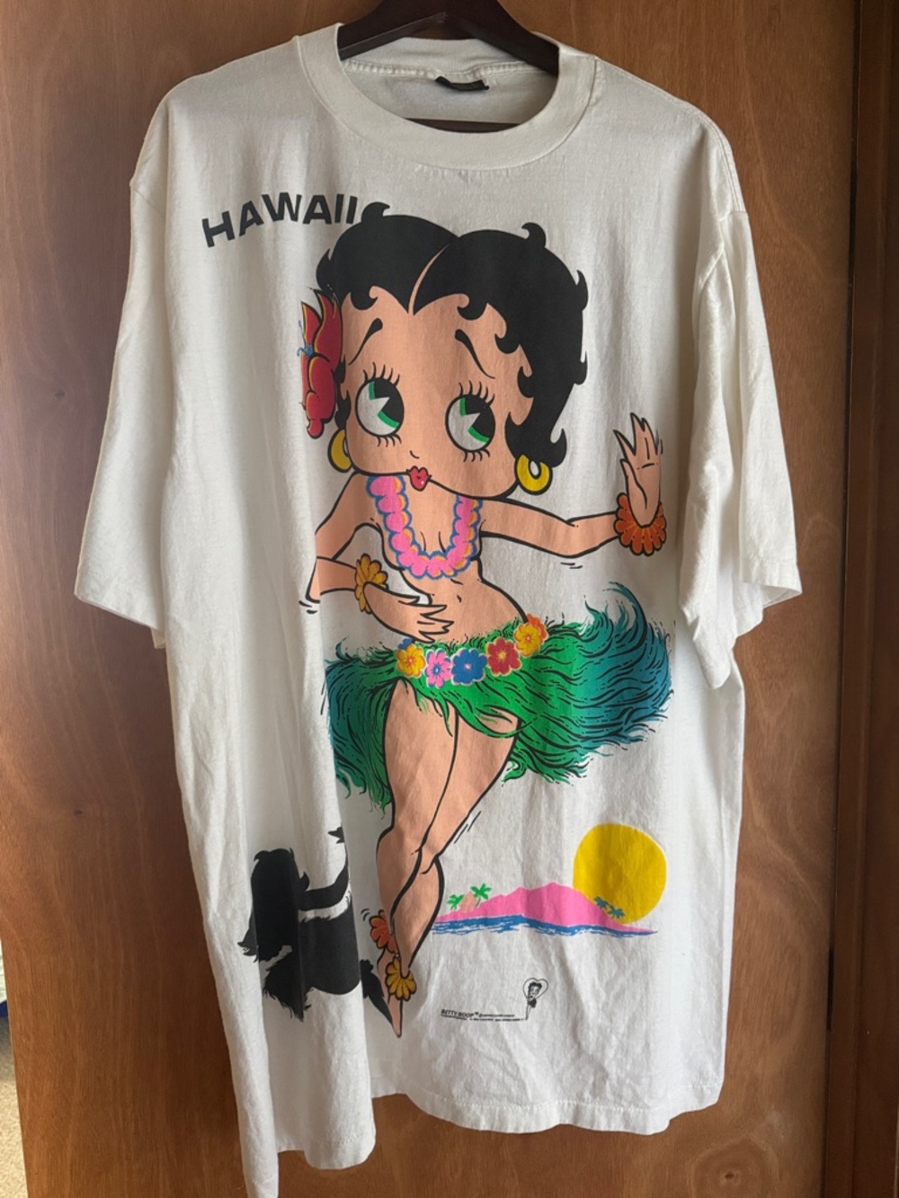 Betty Boop Changes Vintage White Hawaiian Hula Graphic Tee